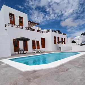https://villa-livia-oceanwiew-quiet-eco.puertodelcarmen-hotels.org